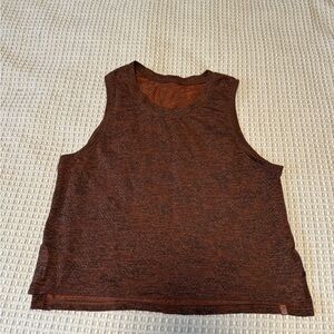 Lululemon train to be cropped tank, size 6, dark terracotta color, EUC